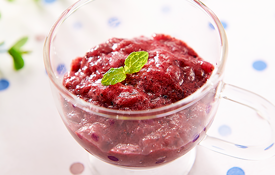 Coconut and berry pudding style