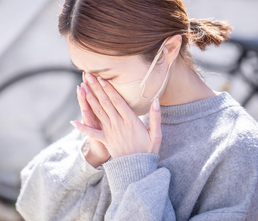 花粉症は昔はなかった？なぜ増えた？日本における歴史や患者が激増した原因を解説